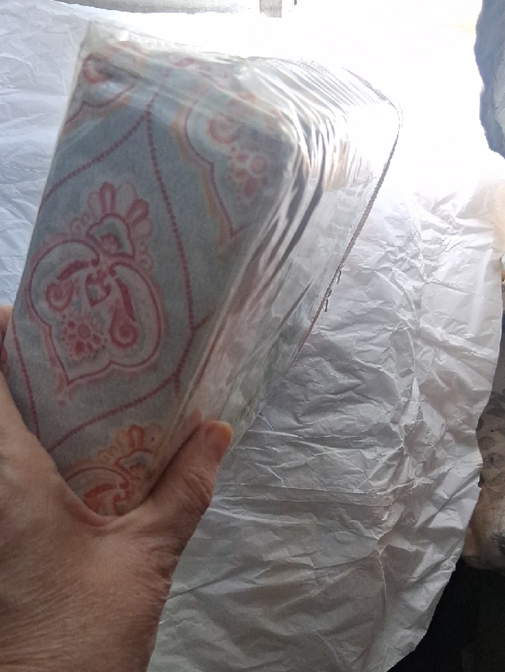 New Twin Size Brushed Microfiber Sheet Set in Pink & Orange Medallion - Picture 6 of 7
